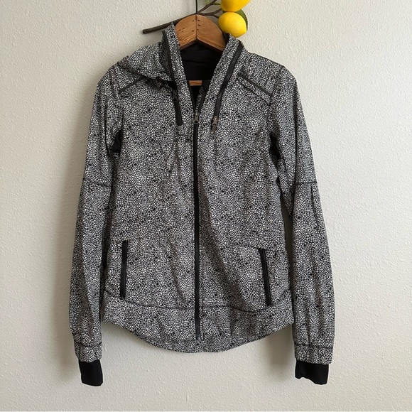 Lululemon hooded jacket, size 2 - Picture 3 of 15